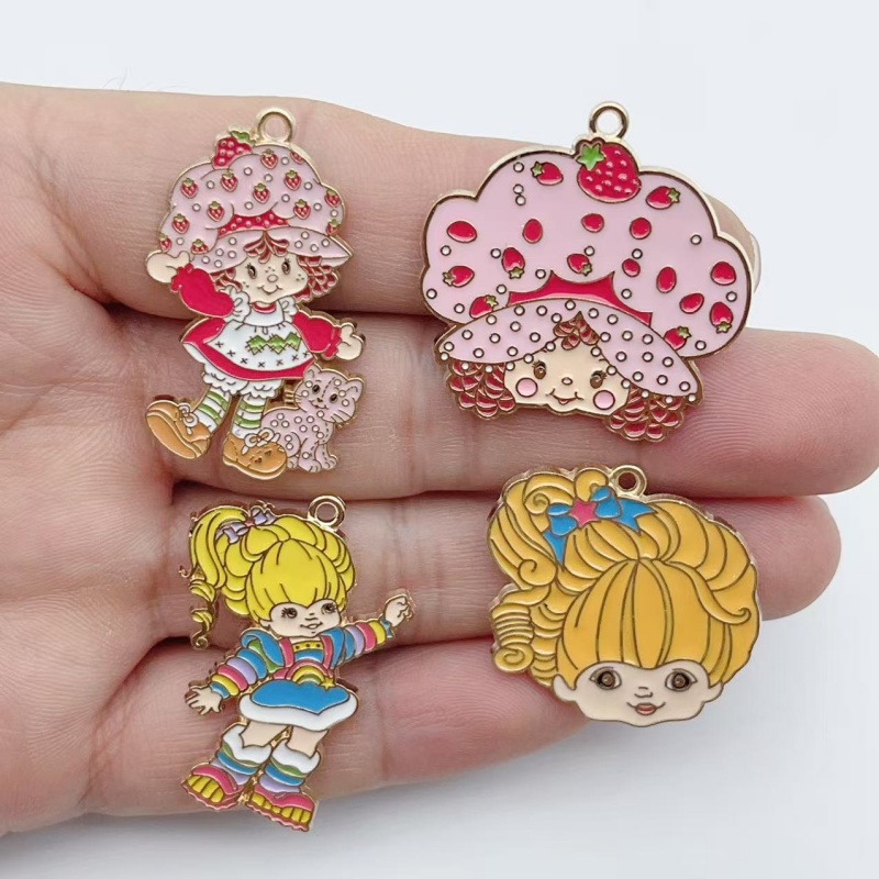 Jewelry Making Brass - 10 Stück Niedliche Mädchen-Emaille-Metallanhänger mit Erdbeer-